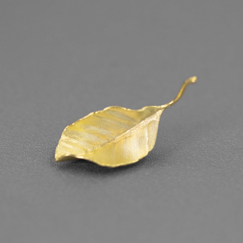 【Mihmily】Elegant Leaf Brooch - Gold and Silver Metal Lapel Pin for Suit, Exquisite Gift